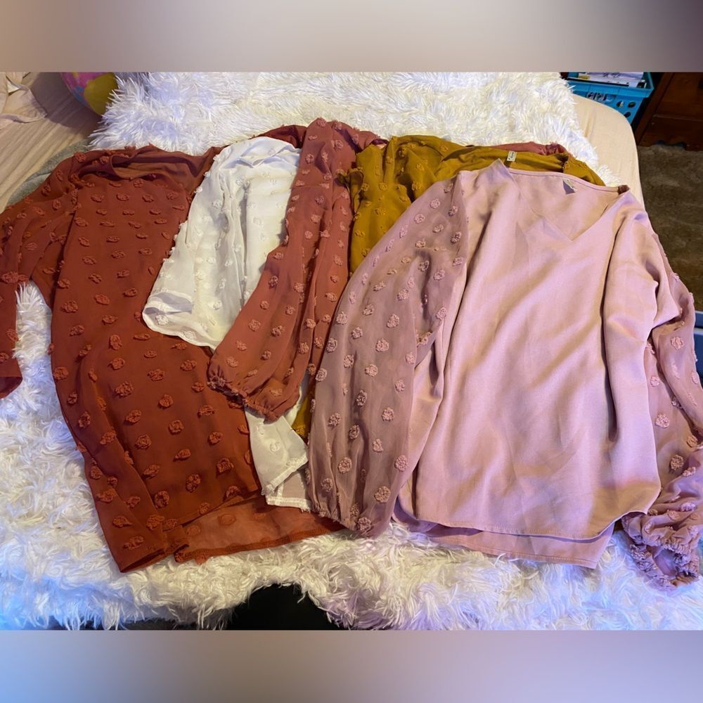 Bundle (5) Women’s Blouses (4) XL (1) XXL